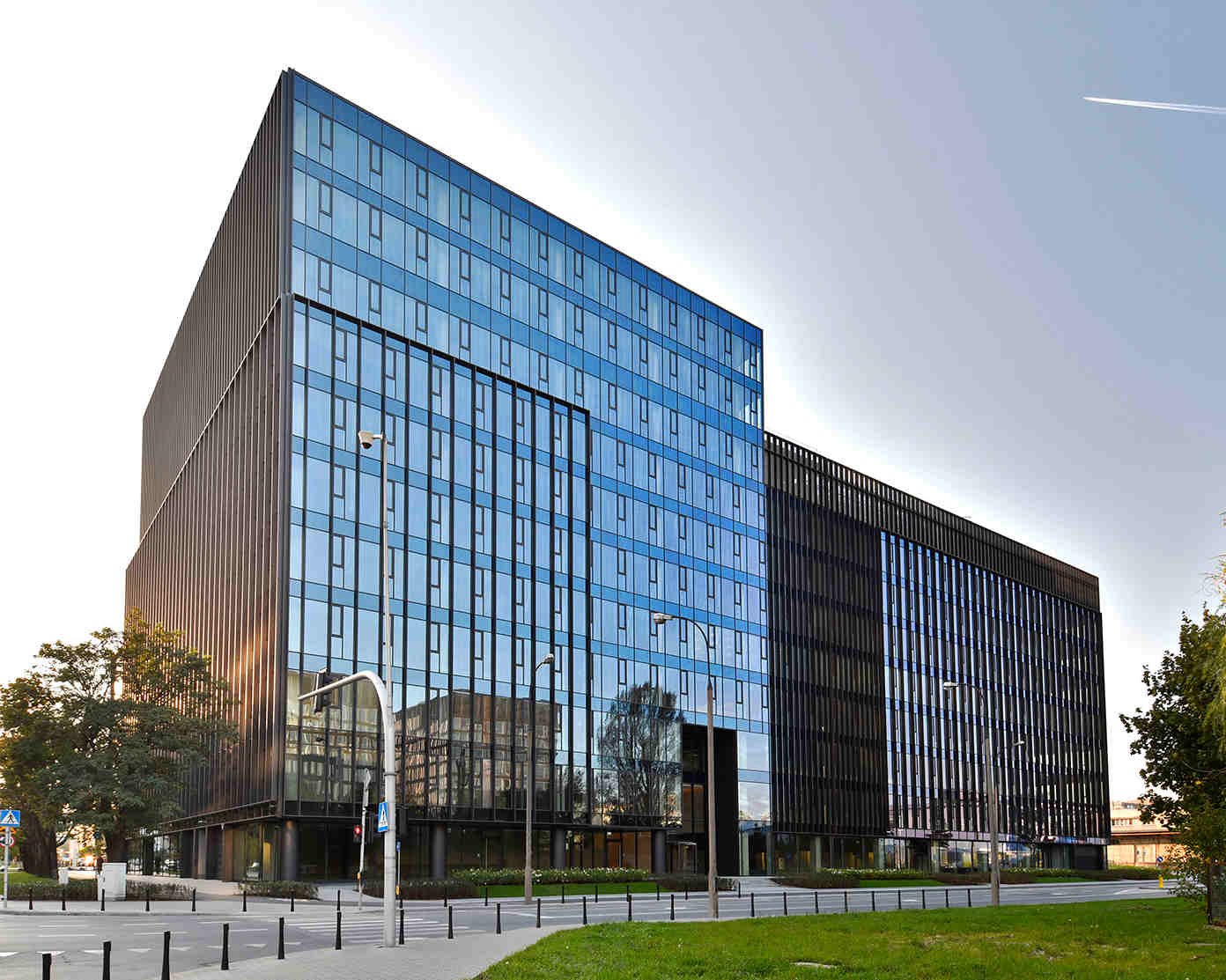 Budynek to za mało: 4 trendy, które kształtują przestrzeń biurową [BADANIE]